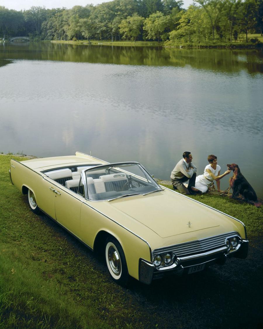  Lincoln Continental Convertible (74A) 1961 года  (фото 21 из 30)